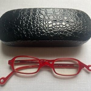 Morgenthal-Fredrics girls LIFESAVER SQ 45
Red Square Full Rim
Plastic Eyeglass